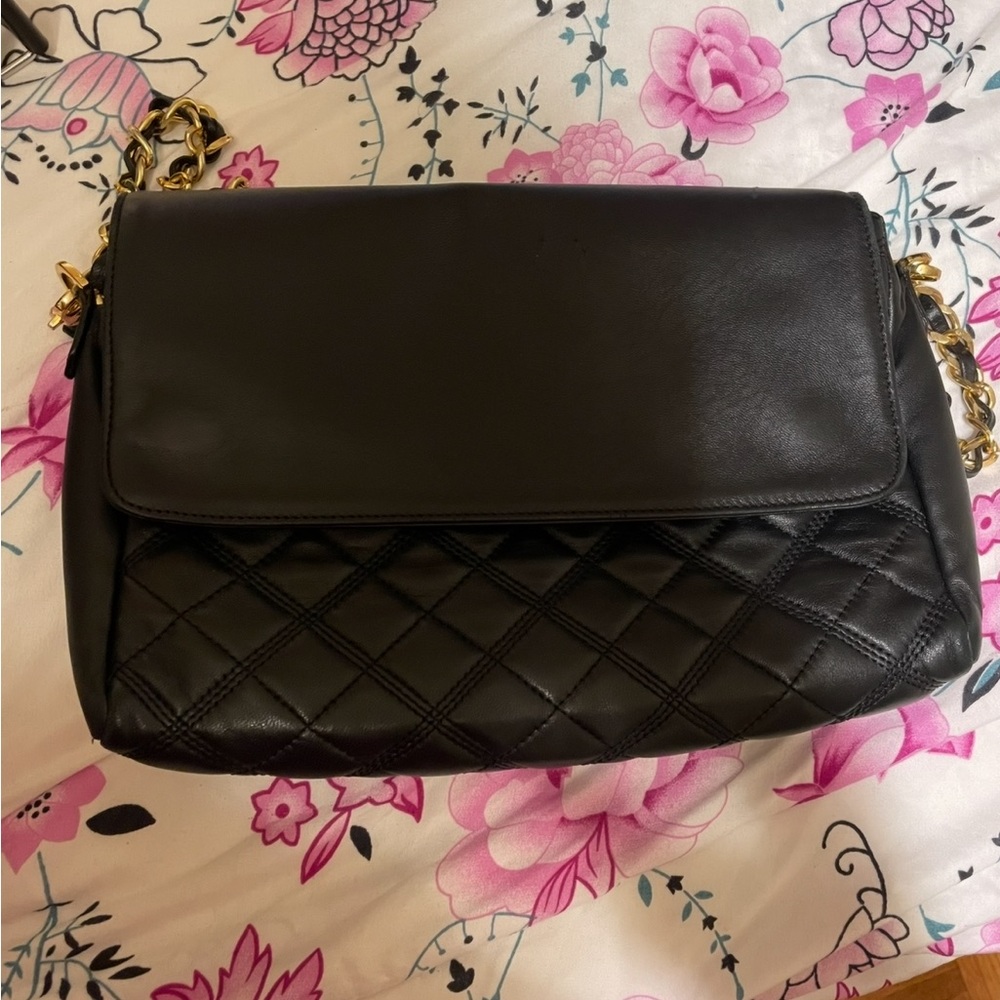 Elegant Black Quilted Women's Bag